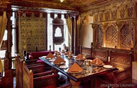 Four Points by Sheraton Bur Dubai - 9