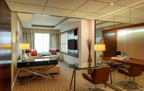 Four Points by Sheraton Bur Dubai - 38
