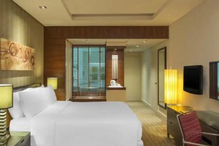 Four Points by Sheraton Bur Dubai - 29