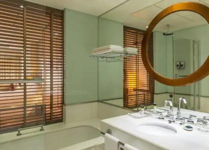 Four Points by Sheraton Bur Dubai - 8