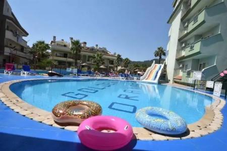 Golden Orange Apart - 11