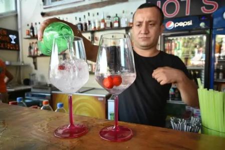 Golden Orange Apart - 9