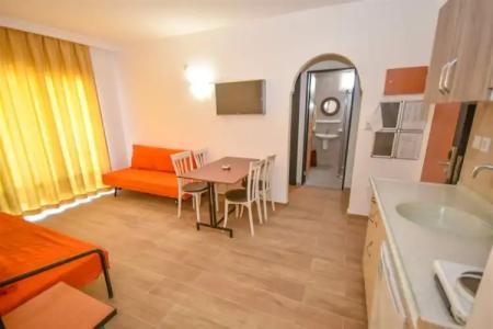 Golden Orange Apart - 15