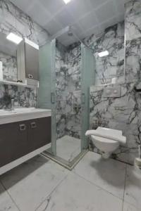 Golden Orange Apart - 59