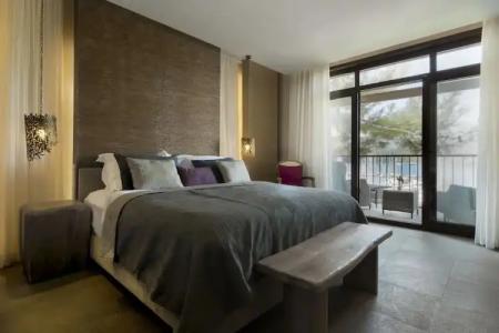 Marti Hemithea - 100