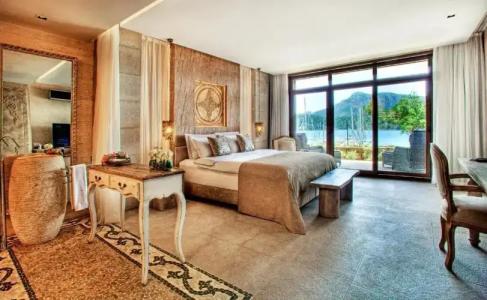 Marti Hemithea - 124