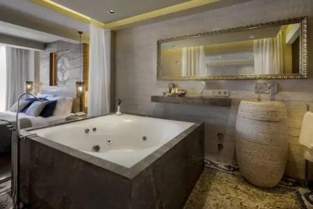 Marti Hemithea - 108