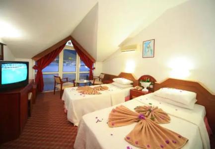 Mustis Royal Plaza - 37