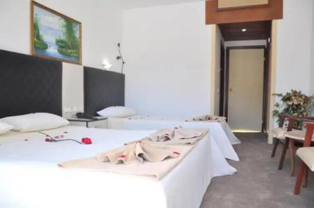 Mustis Royal Plaza - 42