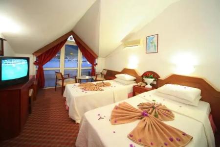 Mustis Royal Plaza - 32