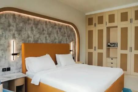 Sheraton Khalidiya - 103