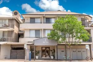 Byron Bay Hotel and Apartments, Byron Bay