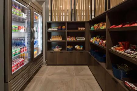 DoubleTree by Hilton Bakersfield - 11