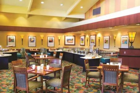 DoubleTree by Hilton Bakersfield - 27