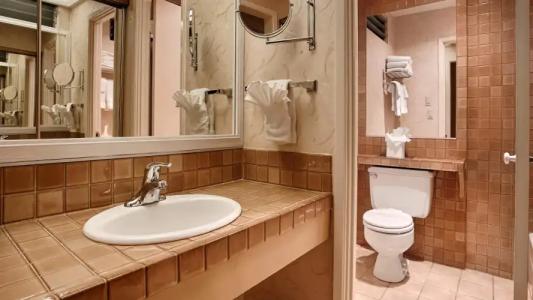 Best Western Plus Pepper Tree Inn - 10