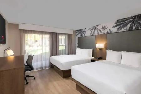 Best Western Plus Pepper Tree Inn - 28