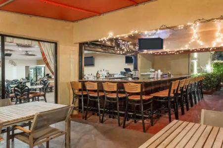 Holiday Inn & Suites Boca Raton - North - 30