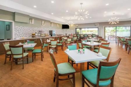 Holiday Inn & Suites Boca Raton - North - 27