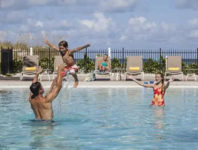 Sandpearl Resort Private Beach - 28