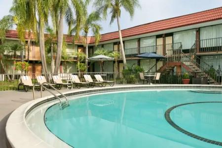 Days Inn by Wyndham Clearwater/Central - 8