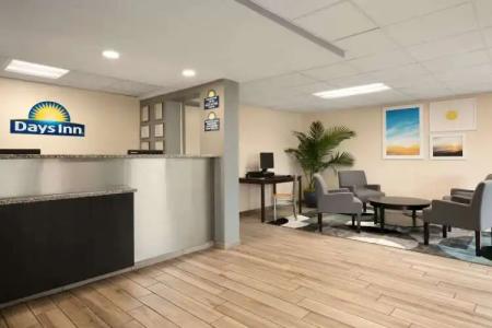Days Inn by Wyndham Clearwater/Central - 1