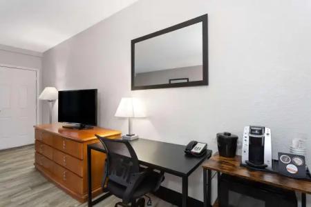 La Quinta Inn by Wyndham Cocoa Beach-Port Canaveral - 28