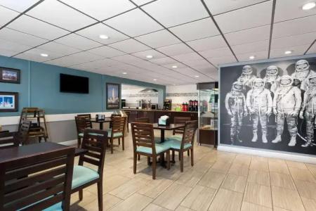 La Quinta Inn by Wyndham Cocoa Beach-Port Canaveral - 18