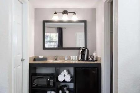 La Quinta Inn by Wyndham Cocoa Beach-Port Canaveral - 17