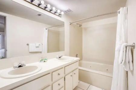 Marina Del Mar Resort and Marina - 9