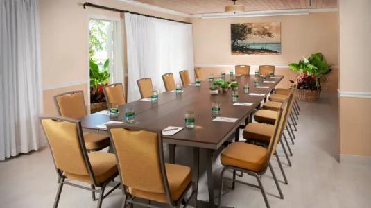 Ocean Key Resort & Spa, a Noble House Resort - 28