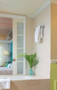 Ocean Key Resort & Spa, a Noble House Resort - 114