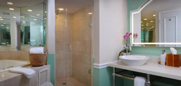 Ocean Key Resort & Spa, a Noble House Resort - 57