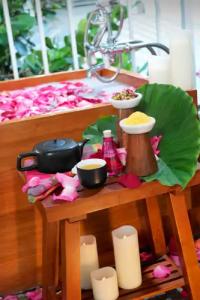 Ocean Key Resort & Spa, a Noble House Resort - 22