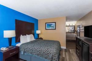 Days Inn by Wyndham Sarasota Bay, Sarasota
