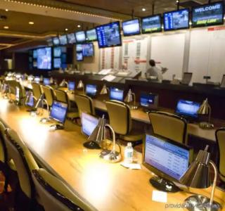 Circus Circus Reno Casino at THE ROW - 13