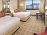 Vista Quadruple room with pool view