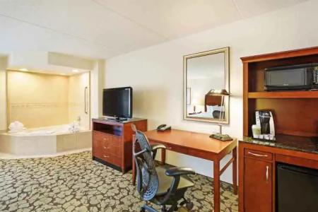 Hilton Garden Inn Myrtle Beach/Coastal Grand Mall - 17
