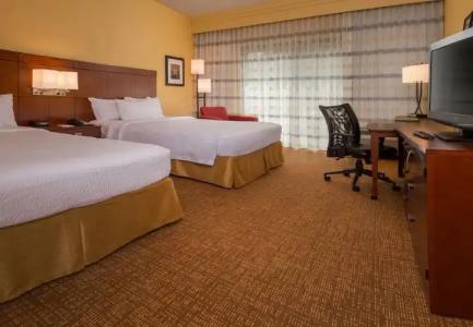 Courtyard Williamsburg - Busch Gardens - 4