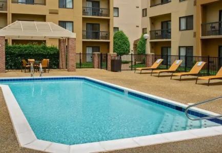 Courtyard Williamsburg - Busch Gardens - 15