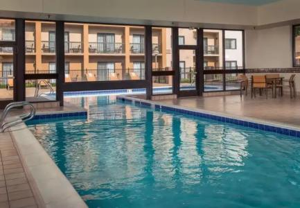 Courtyard Williamsburg - Busch Gardens - 14