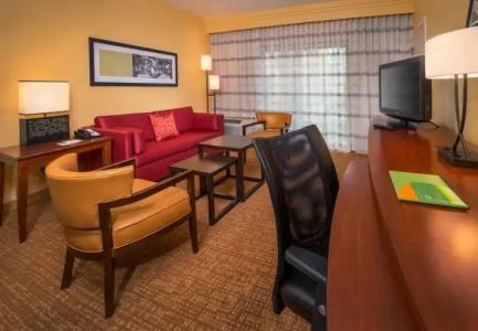 Courtyard Williamsburg - Busch Gardens - 13