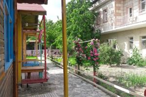 Garden of Cappadocia, Uchisar