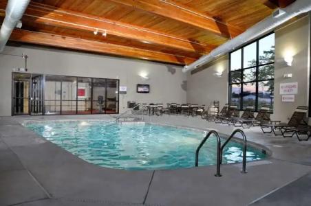 Hyatt Place Milwaukee West - 11