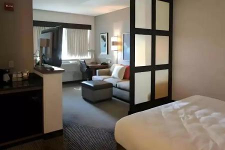 Hyatt Place Milwaukee West - 21