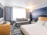 Standard room with pool view