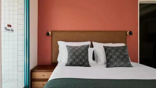 Nova Like - an Atlas - 36