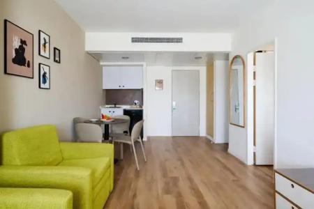 Nova Like - an Atlas - 25