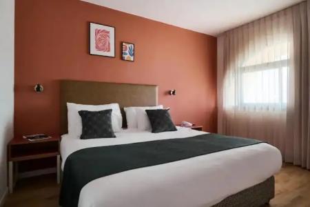 Nova Like - an Atlas - 21