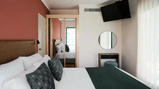 Nova Like - an Atlas - 37