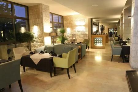 Notre Dame Center - 16